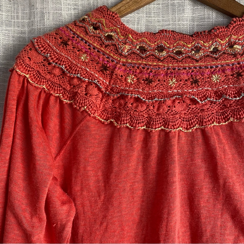 Free People Crochet Coral Pink Long Sleeve Blouse Sz M - Picture 4 of 8